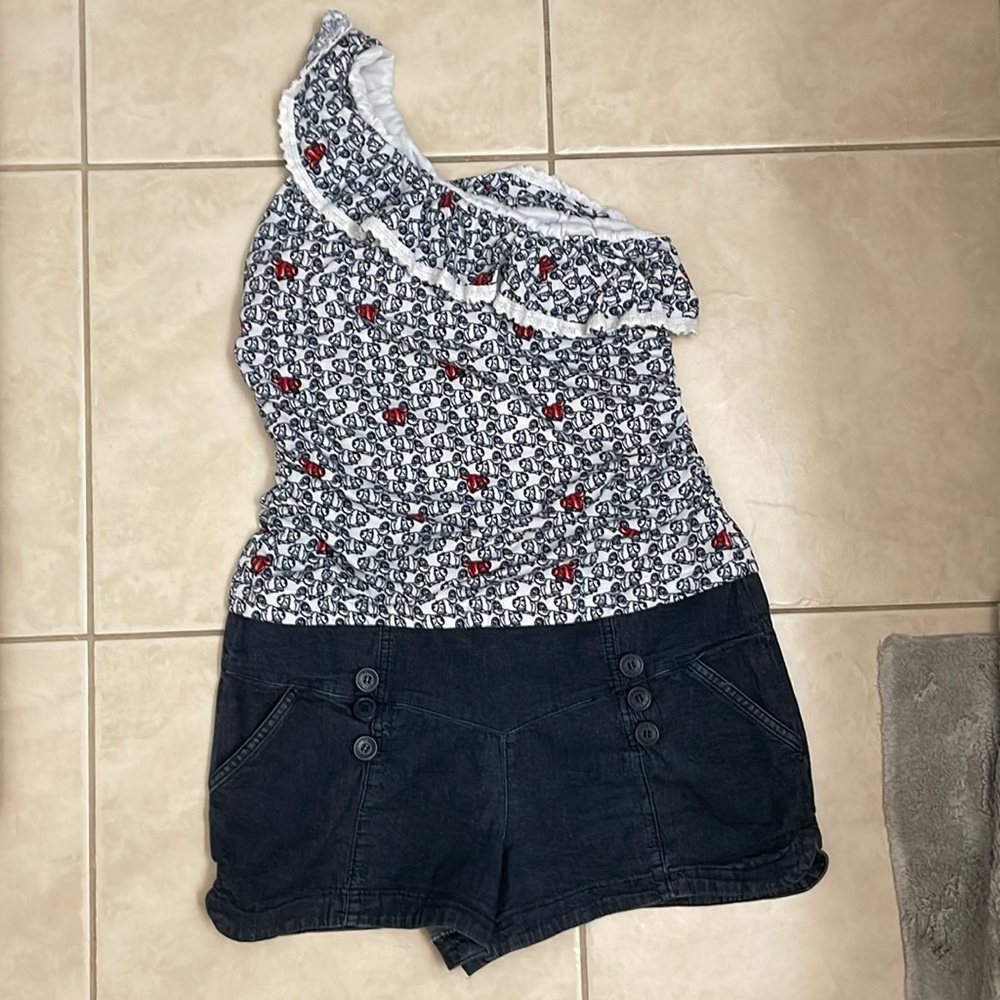 One shoulder romper